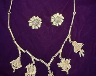 Jeep Collins Jewelers sterling necklace and earrings