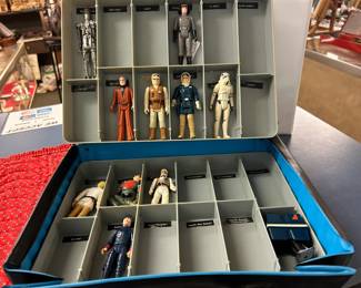 Vintage 1977 STAR WARS FIGURES
