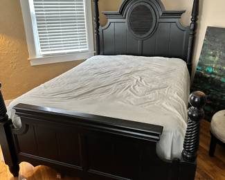 Antique queen bed 