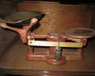 Red, Cast Iron Vintage Scale