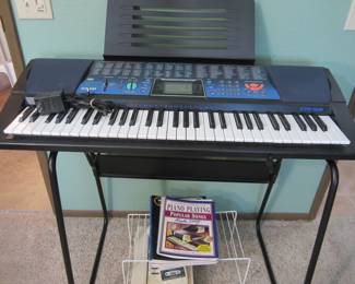 Casio Electronic Keyboard (great cond.)