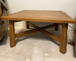 The leg details of the square Ranch Oak coffee table