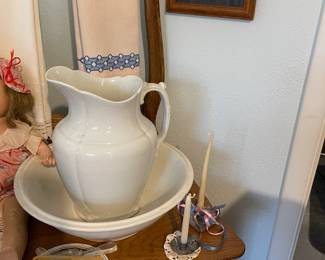 Vintage wash bowl with jug