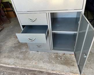 Lower part, we have the key for the top and bottom