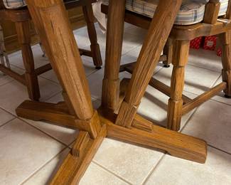 Leg detail of the dining table