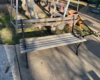 WE have another outdoor bench. This one is good to go.