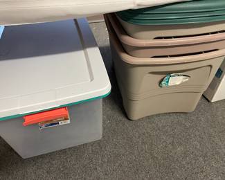 lots of totes for sale