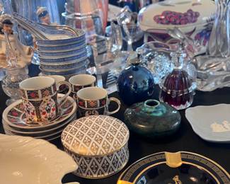 Gorgeous table of antiquities and oddities