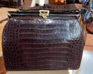 Escort Bag
Crocodile