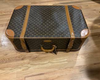 Extra Large Louis Vuitton Vintage Suit Case