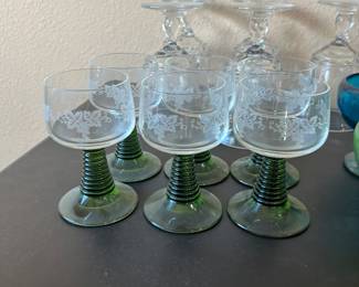 Vintage emerald green stem wine glasses, sherry glasses, cocktail set of 5 art deco large stem green glass, beehive stem wine glasses 1970s