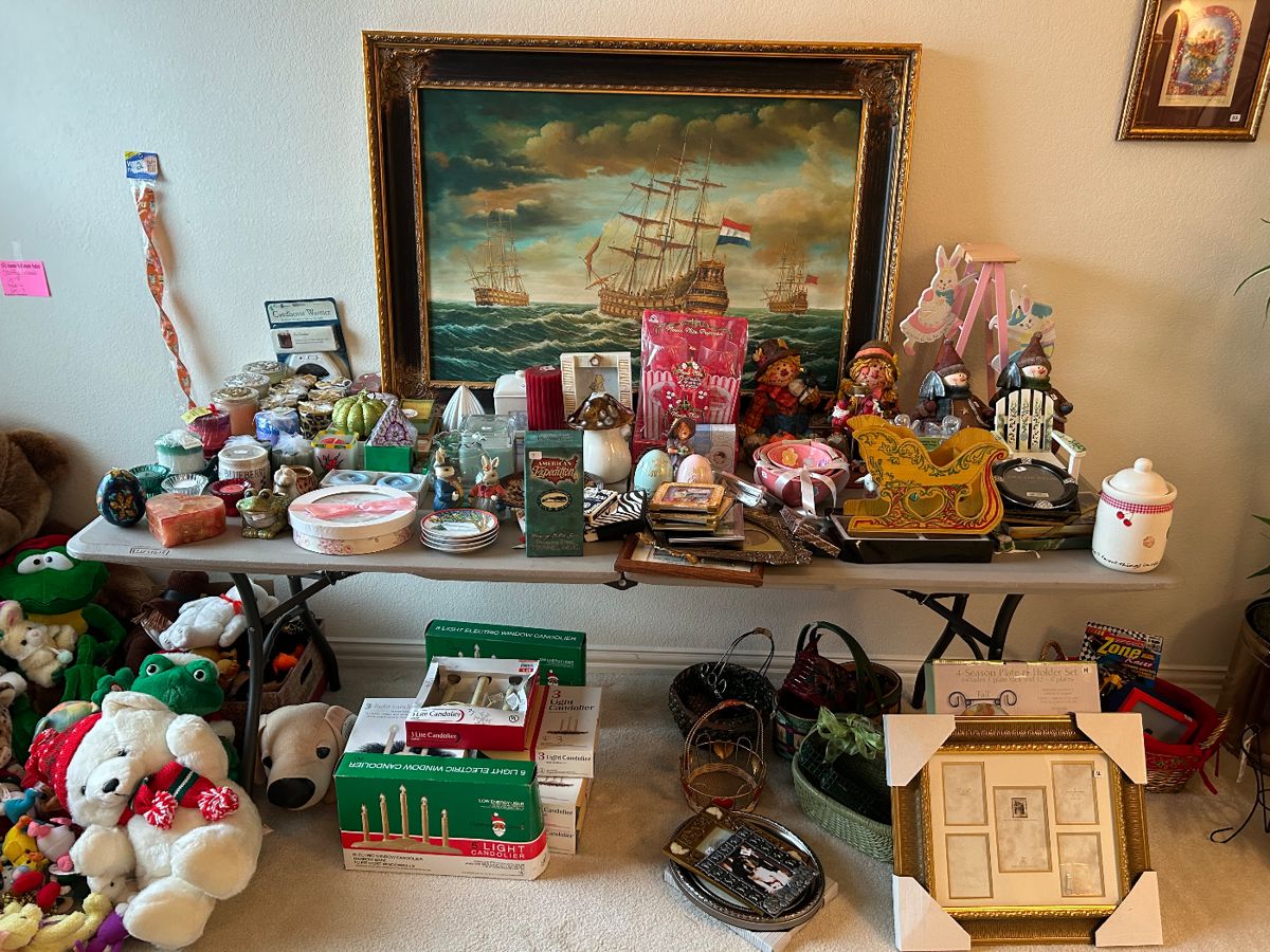 Lots of frames, decor, stuffed animals 