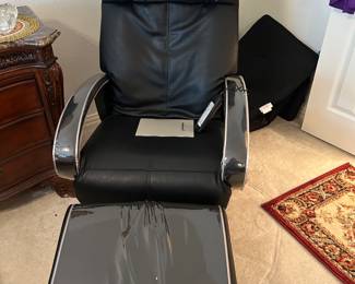 Human touch massage chair