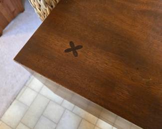 Drop leaf table