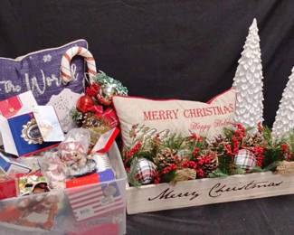 CT153Mystery Christmas Lot