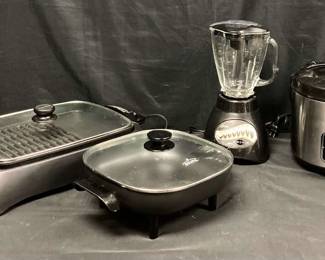 CT161West Bend grill, Rival skillet, and more