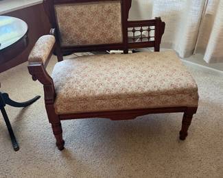 Auction Item https://www.estatesales.net/CA/Yuba-City/95991/marketplace/73456