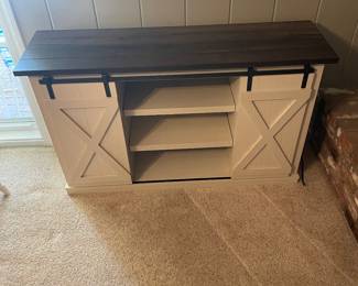Auction Item https://www.estatesales.net/CA/Yuba-City/95991/marketplace/73456