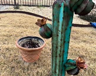 Metal Yard Cactus