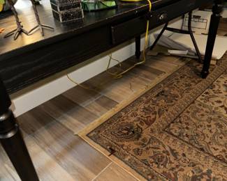 Black Desk