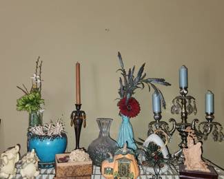 Lots of decor
