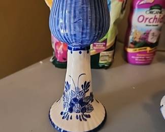 Tulip shaped stand