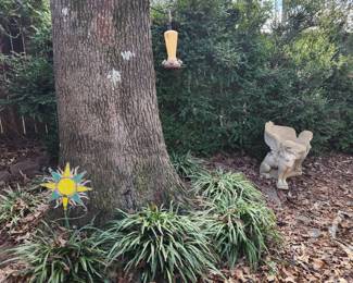 Miscellaneous decor