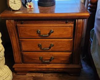 Additional night stand - slightly different than previous picture