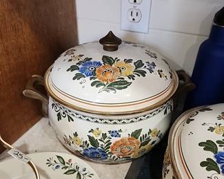 Enamel painted pot with lid