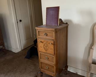 pr end tables