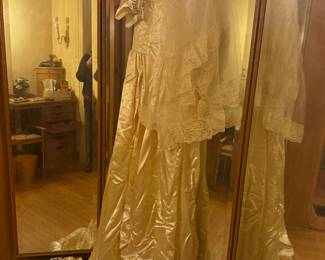 wedding dress from the 20's beautil fine satin