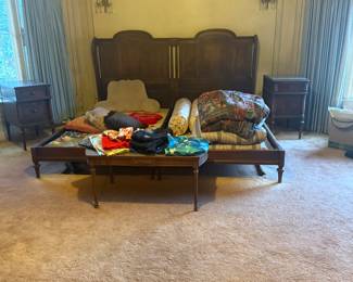 King size mah bed