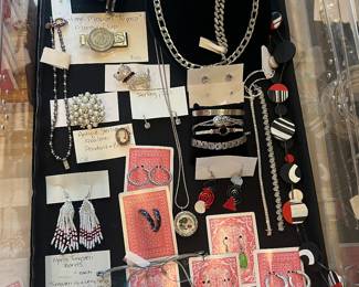 Lots of fun jewelry! ( more too)