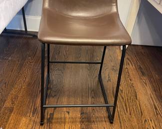 4 leather barstools