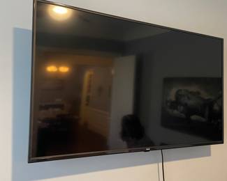 Several TVS - RCA and Samsung