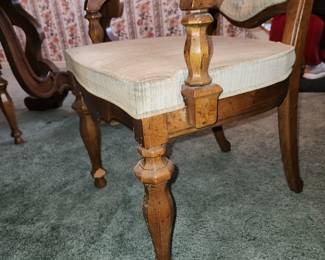 Drexel Heritage dining room set, purchased new in 1975.  Table, with 2 leaves & 6 chairs: table measures 70" x 42", comes with TWO 20" leaves ($200.00).  China cabinet measures 72" wide x 83 1/2" tall x 14" deep ($150.00).  Bar/server, with flip top, measures (top closed) 32" wide x 35 1/2" tall x 18 1/2" deep (add 32" TOTAL with top opened) $90.00