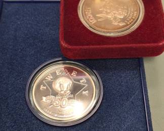 1 oz silver proof Disney Tweety bird coins with box and certs 