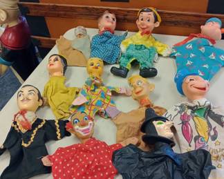 puppets and marionettes