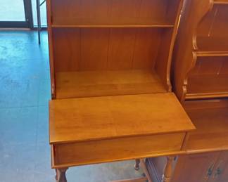 desk and stool 