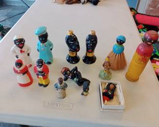 Bla-- Ameri---- large collection. dolls, glasses, postcards etc 
