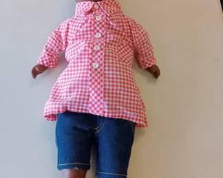 Bla-- Ameri---- large collection. dolls, glasses, postcards etc 