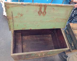 Steamer chest