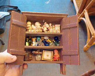 little shelf full of minis