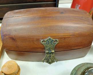 vintage man's jewelry box 