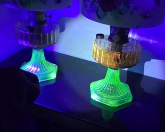 Alladin uranium glass oil lamps AWESOME!! haven't been electrified cadmium and uranium 