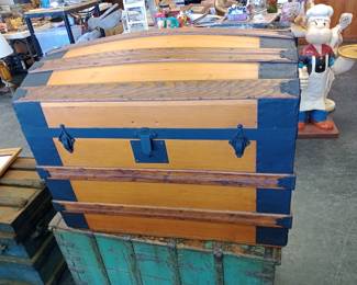 Camelback steamer trunk 