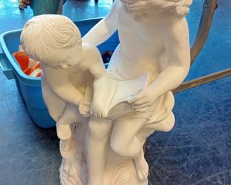 statue 