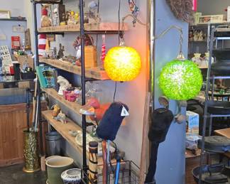 took some photos of just everything because it looks awesome in here don't miss this sale 