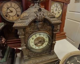 vintage mantle clock