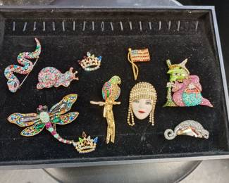 vintage costume Brooches